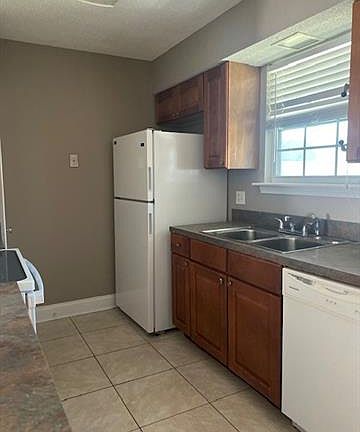 4th image of 1701 42nd St APT C