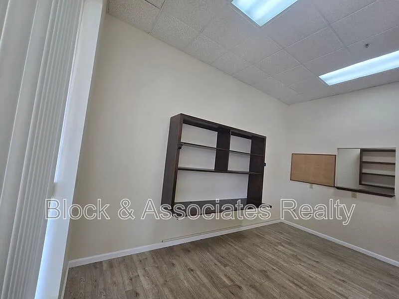 Studio, $975 — Photo 2