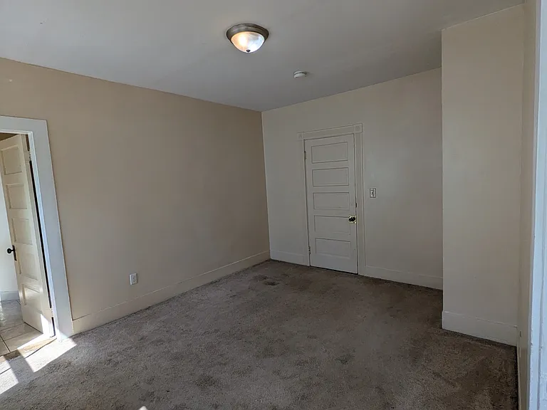 148 Main St #4 — Photo 6