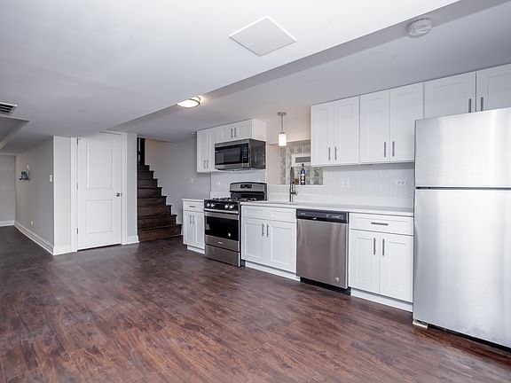 2nd image of 2648 W Lunt Ave #1