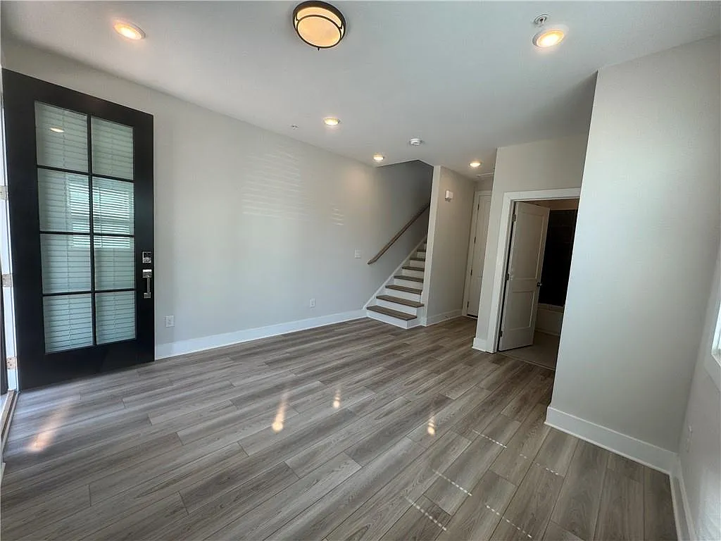 2 bed, 3.5 bath, $3,200 — Photo 3