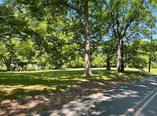 N Oak Ave, New London, NC 28127