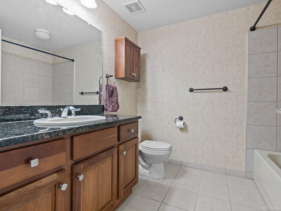 2116 Country Club Dr #9, photo 13