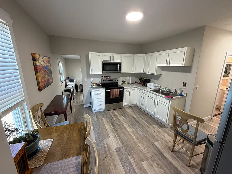 523 Saint Marys Ave — Photo 3