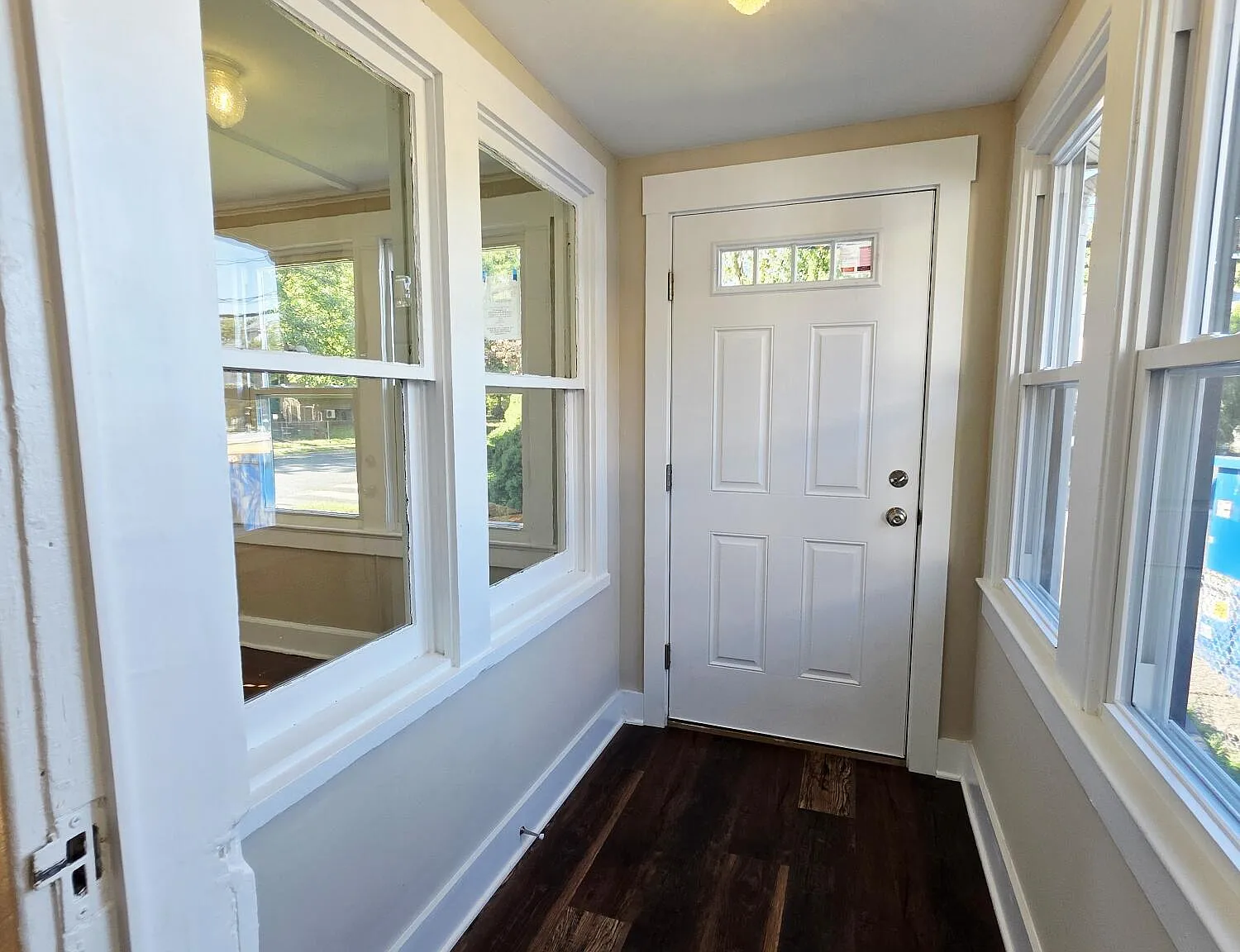 3 bed, 1.5 bath, 1301 sqft, $3,500 — Photo 3