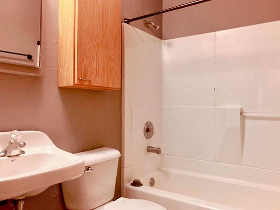 4th image of 1843 N Cambridge Ave #16