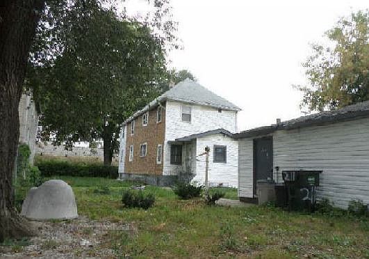 2nd image of 211 29th Ave