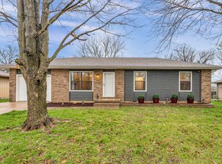 707 E Striper Dr, Nixa, MO 65714