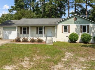 725 Sarazen Dr, Fayetteville, NC 28303