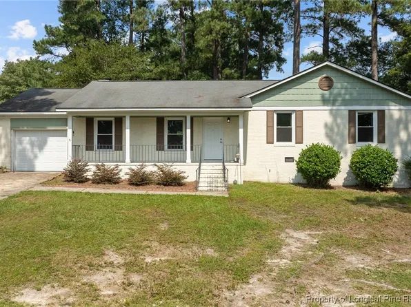 725 Sarazen Dr, Fayetteville, NC 28303