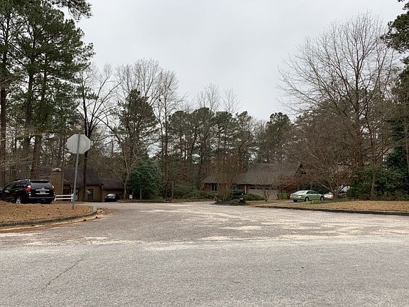 5th image of 9 Woodfern Ct