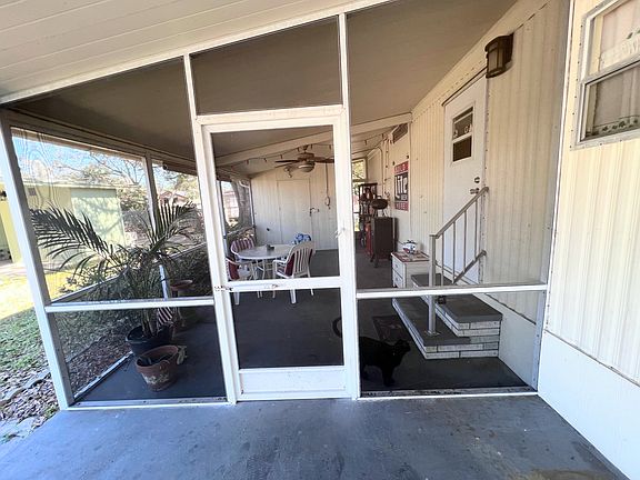 4th image of 3918 Voorne St