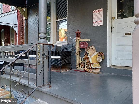 3rd image of 552 Pershing Ave