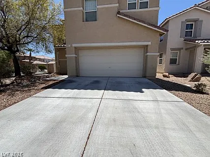 3 bed, 2.5 bath, 2809 sqft, $2,350 — Photo 3