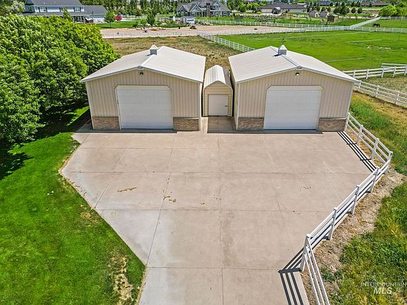 4th image of 4126 Creekview Dr