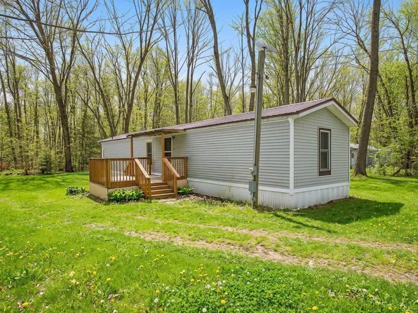 6220 Maple Trl, Harrison, MI 48625