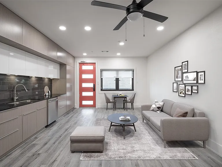 1846 Richmond Ave #9 — Photo 1
