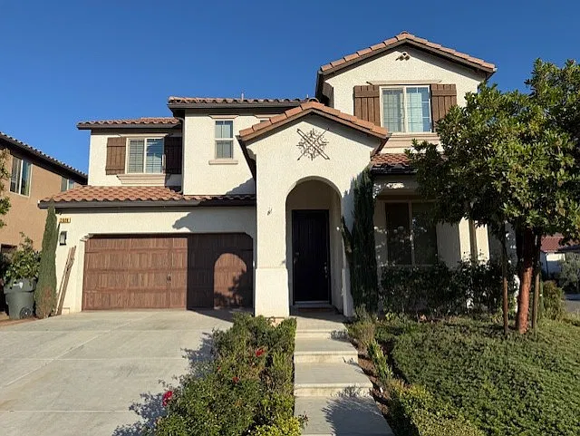 3 bed, 2079 sqft, $2,495 — Photo 1