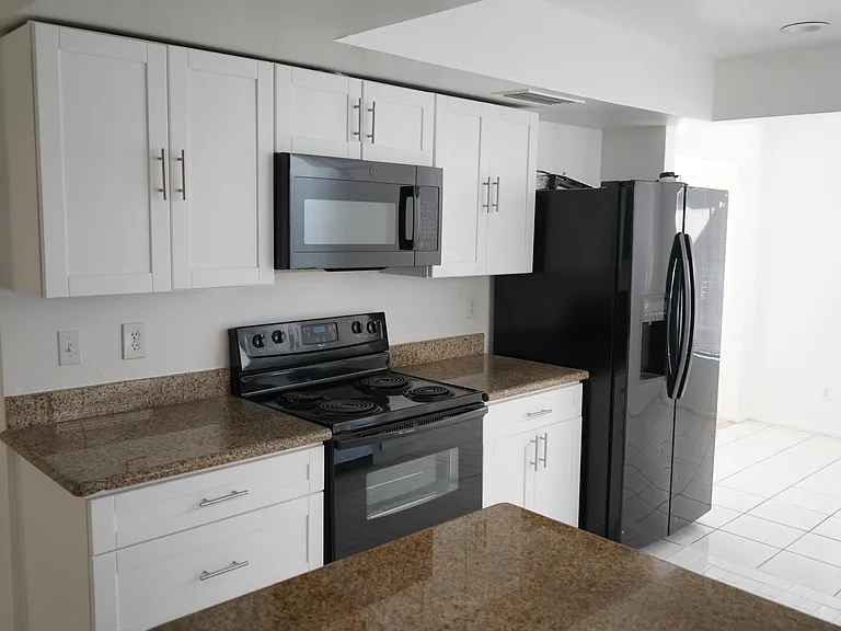827 W Plata Ave — Photo 5