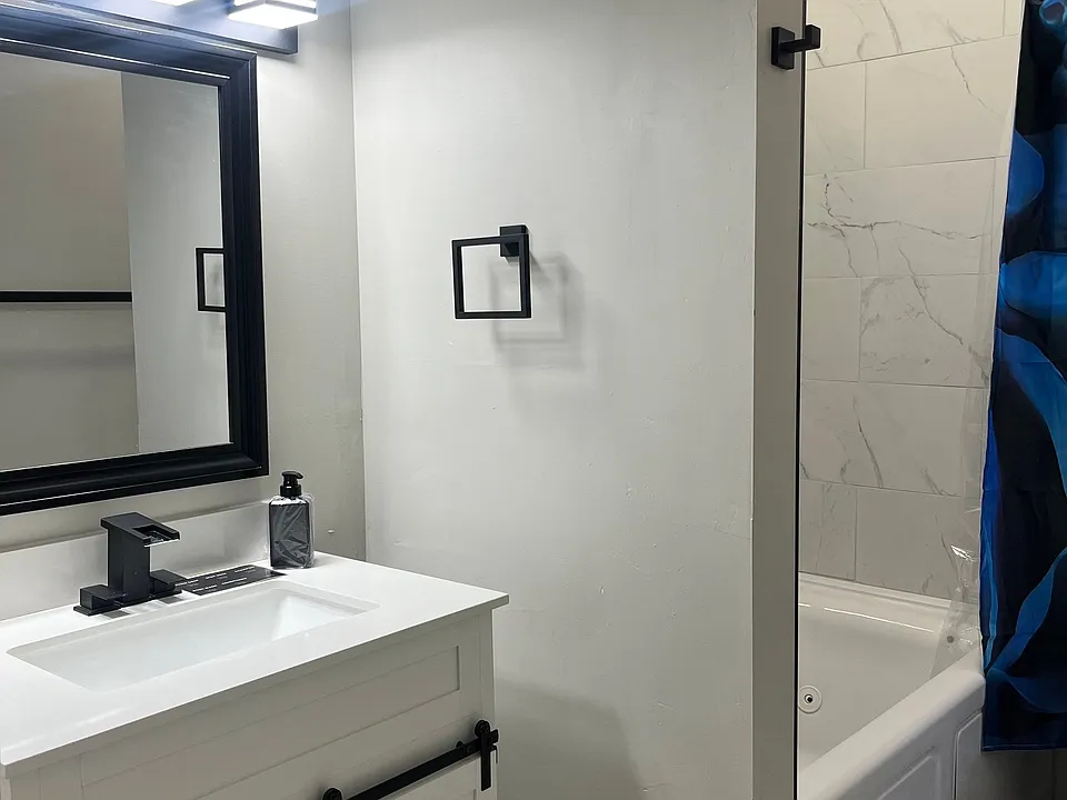 1104 Sheffield St #1