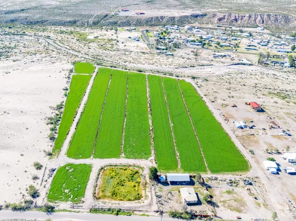 63 Paloma Blanca Rd, Williamsburg, NM 87942