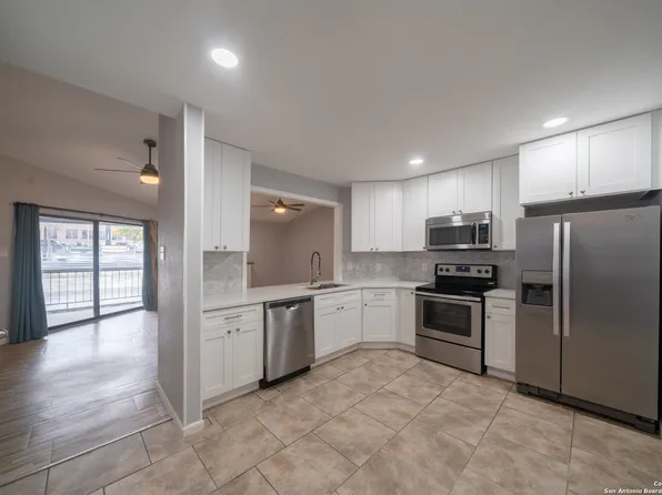 11520 Huebner Rd #208, San Antonio, TX 78230