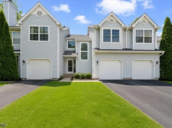 22 Willow Ci #702, Hamburg Boro, NJ 07419