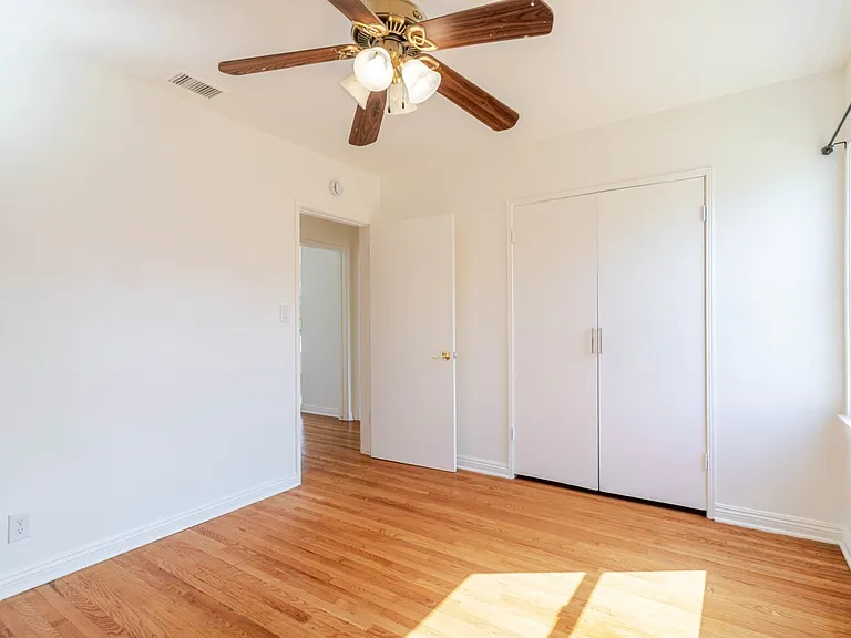 13057 Gladstone Ave — Photo 19