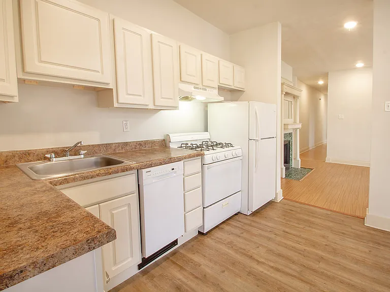 423 Biddle Ave — Photo 8