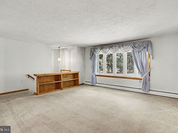 5th image of 2715 Reservoir Rd