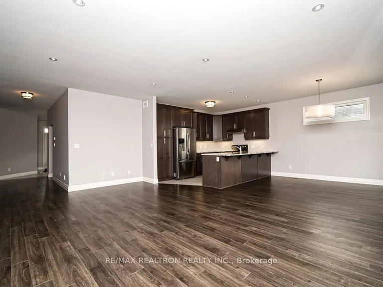 14 Tessa Blvd — Photo 4