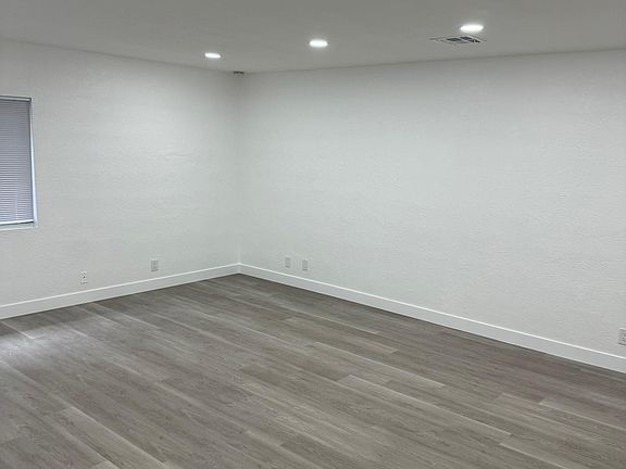5th image of 2907 Rosanna St #0