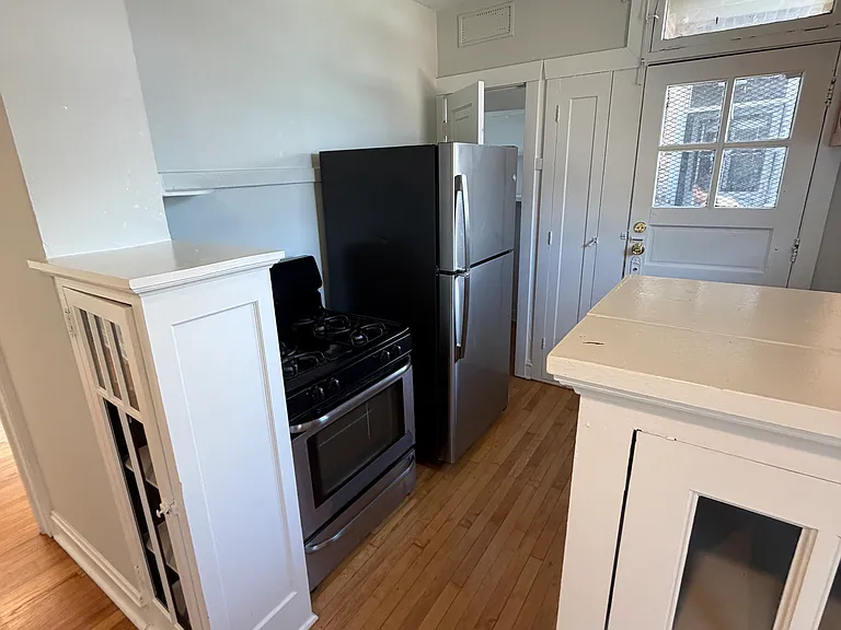 3050 N Lockwood Ave — Photo 3