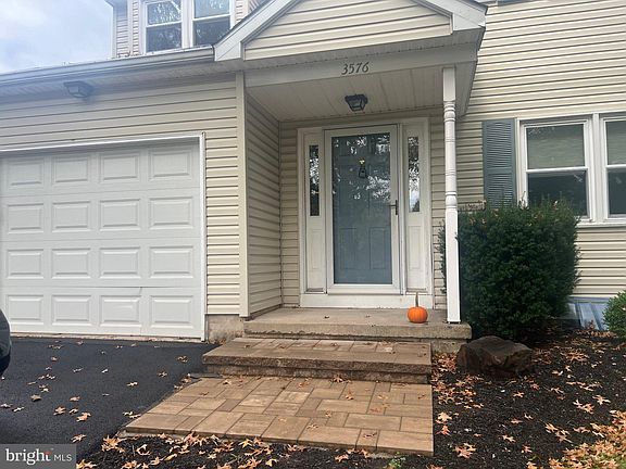 2nd image of 3576 Windridge Dr