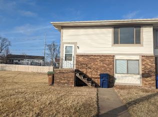 1406 Childs Rd W, Bellevue, NE 68147