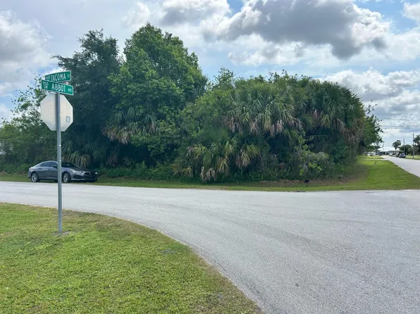 4689 SW Tacoma Street, Port St Lucie, FL 34953