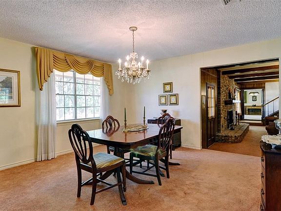 3rd image of 3212 Sunset Ln