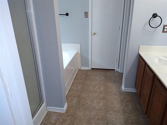 3rd image of 3011 Bahar Dr