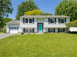 89 Falcon Dr, West Henrietta, NY 14586