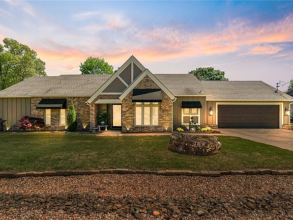 2nd image of 17 Monikie Cir