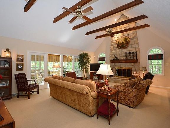 5th image of 108 Dogwood Ln