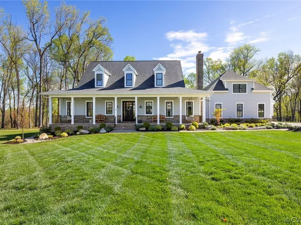 11601 Riverboat Dr, Chester, VA 23836