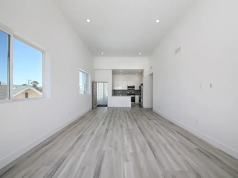 4550 W 18th St #4552-1/2 — Photo 5