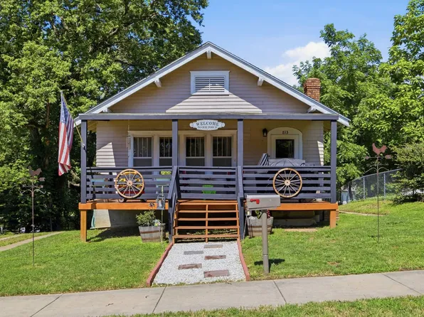 813 S 5th St, Independence, KS 67301