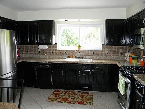 4th image of 335 Labelle Dr