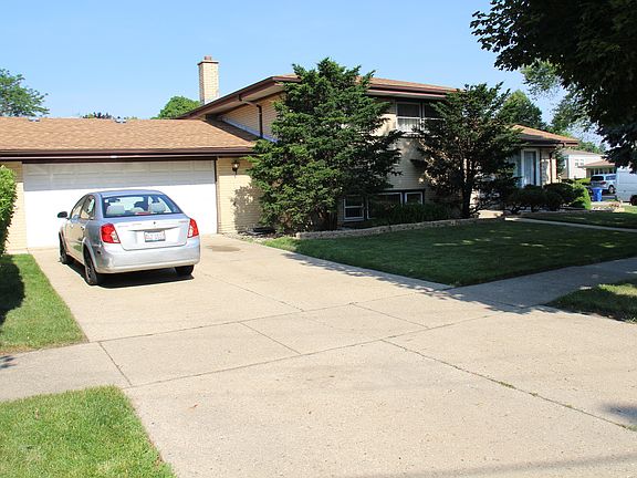 4th image of 1960 Plainfield Dr