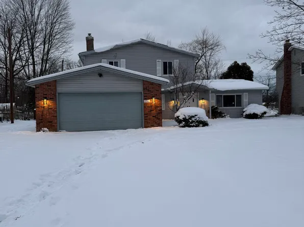 27366 Nantucket Dr, North Olmsted, OH 44070