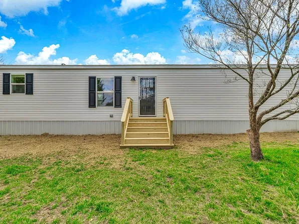 97 Joines Park Rd, Glade Valley, NC 28627