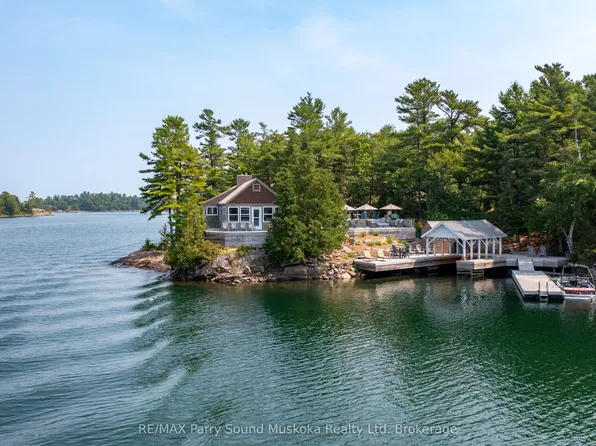 2 A258 Is, The Archipelago, ON P0G 1G0