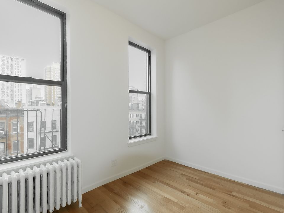 1st image of 364 3rd Ave #2/1